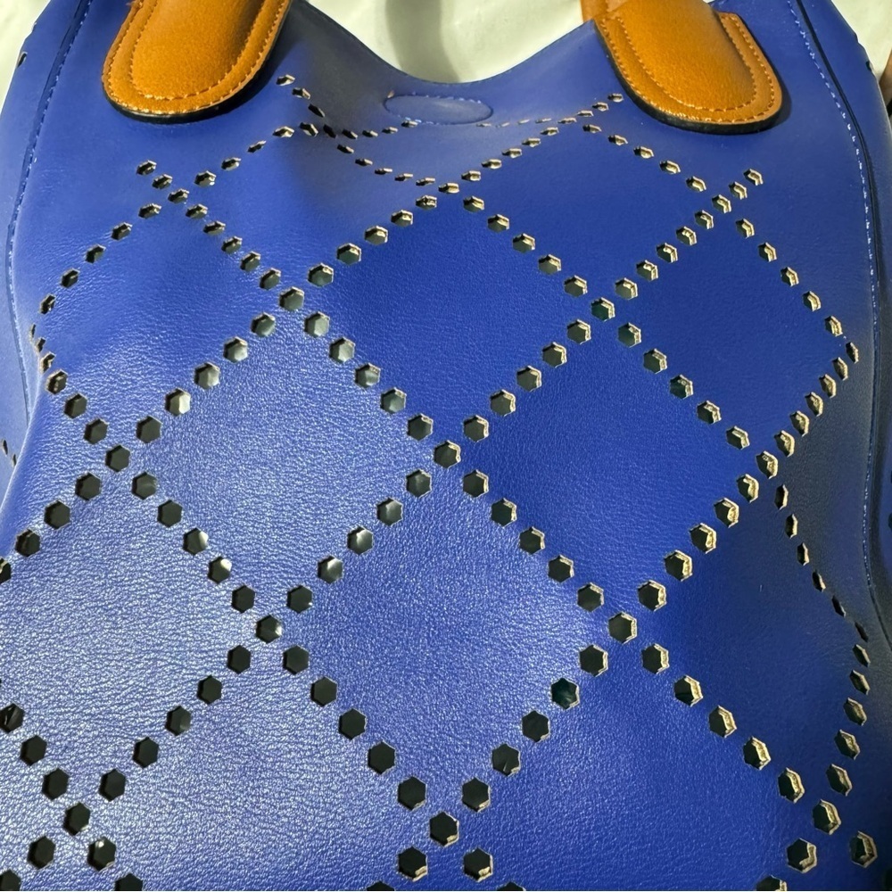 Louenhide Baby Bermuda Tote Bag Electric Blue - Picture 4 of 16